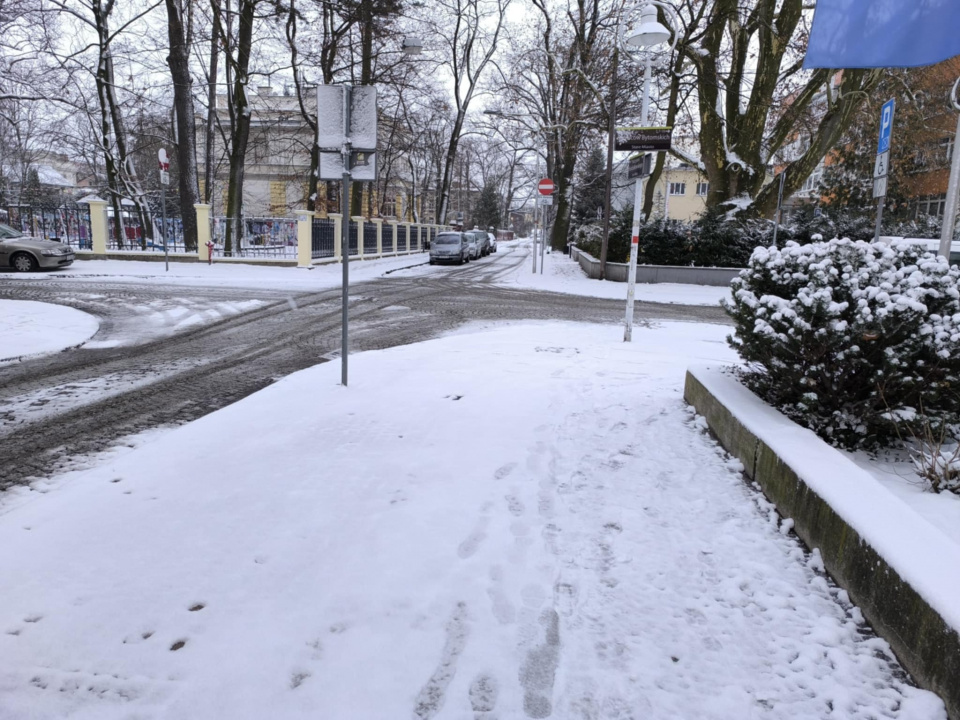 Zima na drogach w Opolu fot. słuchacz