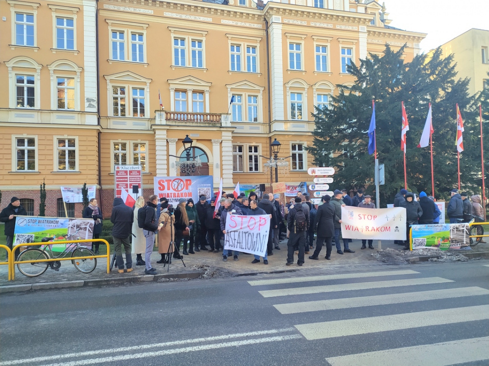 Protest przeciw farmom wiatrowym w gminie Kluczbork, 17.01.2025 [fot. Witold Wośtak]