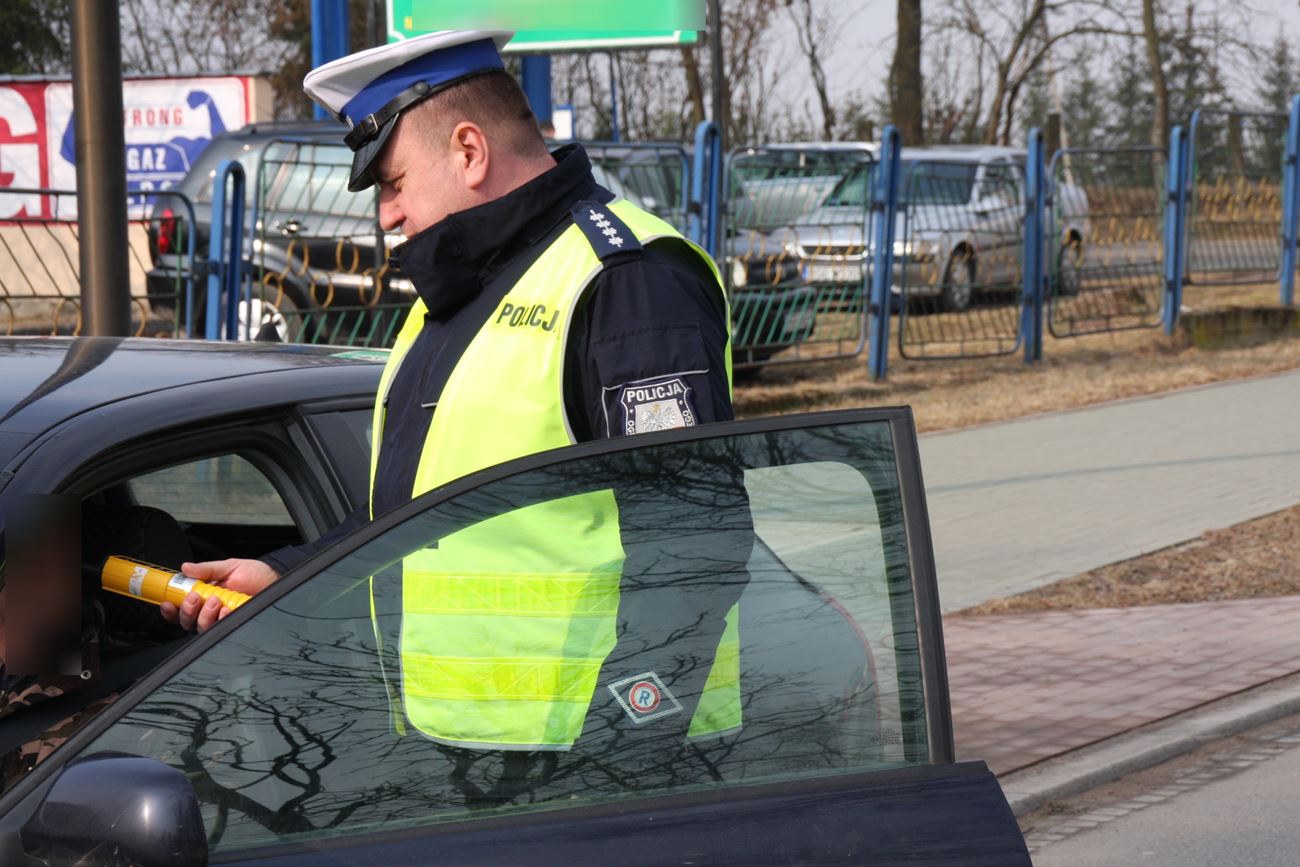 Opolska policja podsumowała długi weekend na drogach. Problemem wciąż nadmierna prędkość i jazda po alkoholu