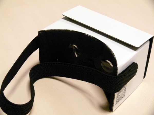 Kartonowe gogle wirtualnej rzeczywistości
