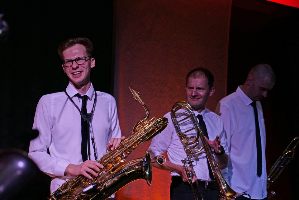 Dizzy Boyz Brass Band i Andrea Tofanelli z koncertem w Studiu M im. SBB Radia Opole [fot. Wanda Kownacka]