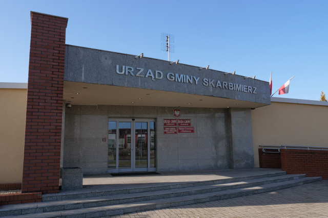 Znak zapytania przy terminie zakończenia budowy centrum kultury w Skarbimierzu