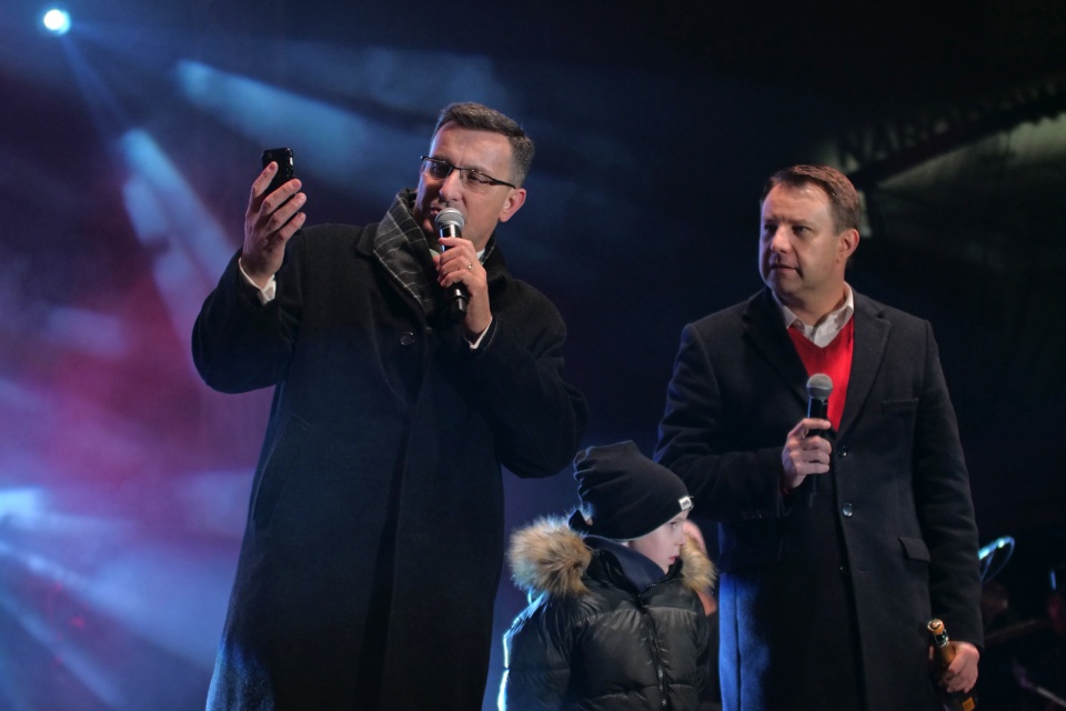 Donat Przybylski i prezydent Arkadiusz Wiśniewski, Sylwester pod Amfiteatrem, Opole 31.12.2019. [fot. Wanda Kownacka]