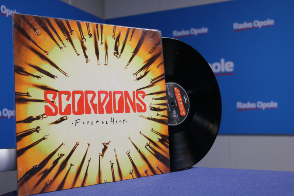Okładka płyty zespołu Scorpions "Face the Heat" [fot. Paula Hołubowicz]