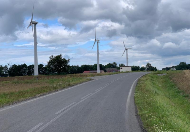 NIE dla farmy wiatrowej. Mieszkańcy powiatu głubczyckiego protestują przeciwko powstaniu inwestycji