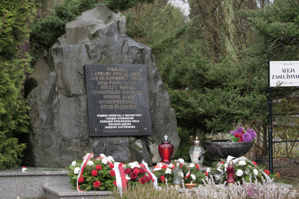 Pomnik pamięci ofiar ludobójstwa na kresach wschodnich [fot. Łukasz Fura]