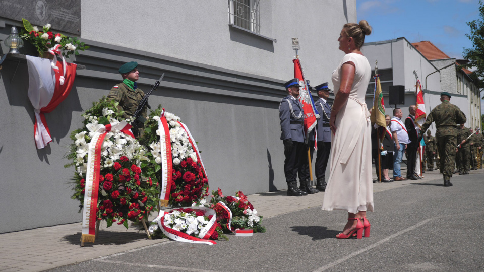 Obchody Narodowego Dnia Pamięci Ofiar Ludobójstwa na Wołyniu. Do Kędzierzyna-Koźla przyjechała marszałek sejmu Elżbieta Witek, 10.07.21 [fot. Łukasz Fura]