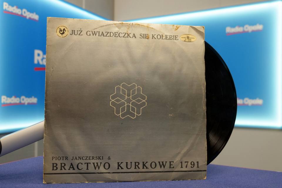Okładka płyty - Piotr Janczerski i Bractwo Kurkowe 179 "Już gwiazdeczka się kolebie" [fot. Paula Hołubowicz]