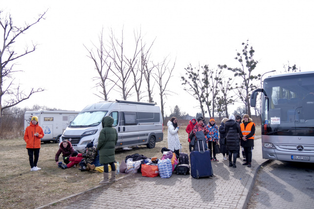 Straż pożarna prosi o pomoc w przewozie uchodźców. W grę wchodzą tylko autokary zabierające co najmniej 40 osób