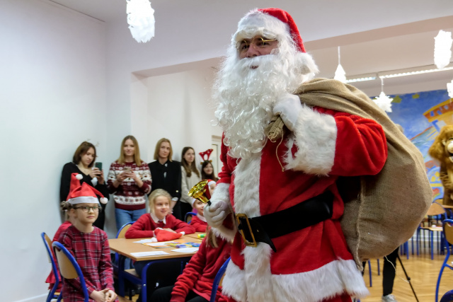 Mikołaj spotkał się z ukraińskimi dziećmi w Opolu [ZDJĘCIA]