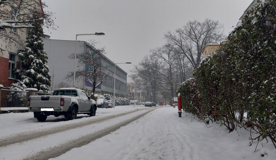 Zima w Opolu. Chodniki i drogi [fot. Katarzyna Doros-Stachoń]