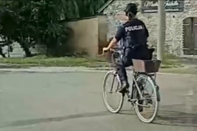 Strzeleckie policjantki namierzyły złodzieja roweru. Jedna z nich odwiozła jednoślad właścicielce [FILM]