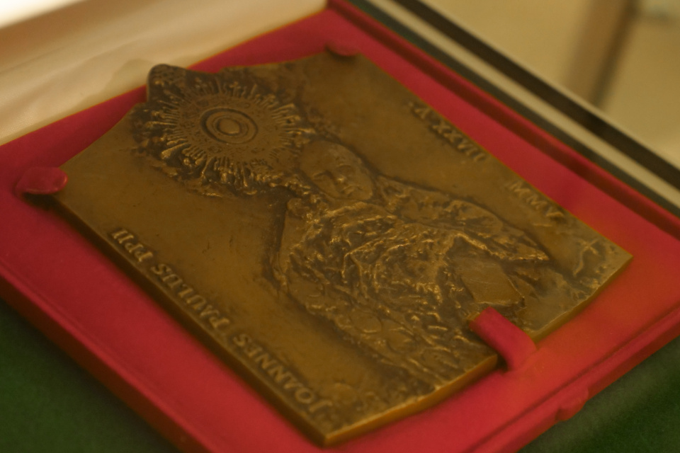 Otwarcie wystawy "Papież Jan Paweł II na monetach i medalach" [fot. Jędrzej Łuczak]