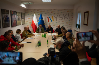 Nysa, konferencja prasowa szefa MSWiA Tomasza Siemoniaka nt. sytuacji powodziowej na Opolszczyźnie (15.09.24.) [fot. Marcin Boczek]