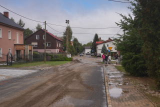 Wielkie sprzątanie we wsi Krzyżkowice (gmina Lubrza) [fot. Jędrzej Łuczak]