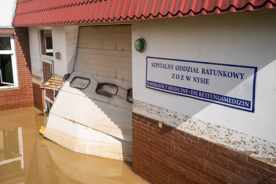 Szpital w Nysie zamknięty po przejściu powodzi, 17.09.24. [fot. Marcin Boczek]