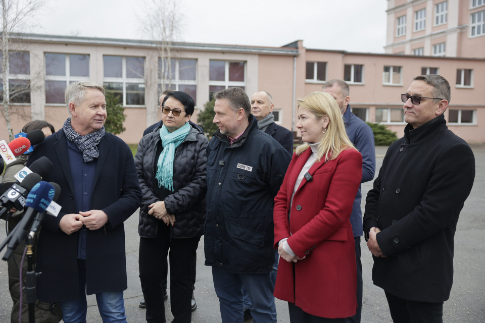 Minister Marcin Kierwiński i minister Magdalena Roguska w Lewinie Brzeskim (4.12.24) [fot. Sławomir Mielnik]