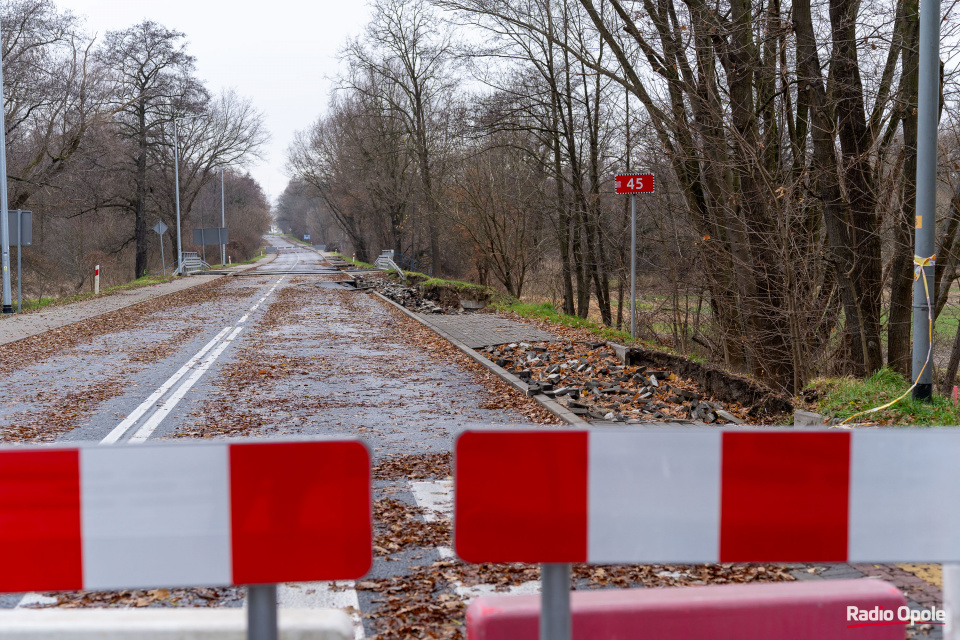 Zamknięta DK45 na odcinku Krapkowice-Żywocice [fot. Adam Dubiński]