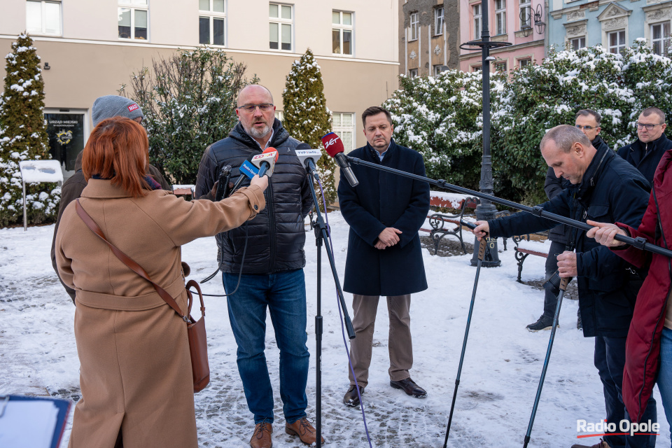 Konferencja burmistrza Głuchołaz i przedstawicieli Wód Polskich ws. ochrony przeciwpowodziowej w regionie Głuchołaz i pogranicza [fot. Adam Dubiński]