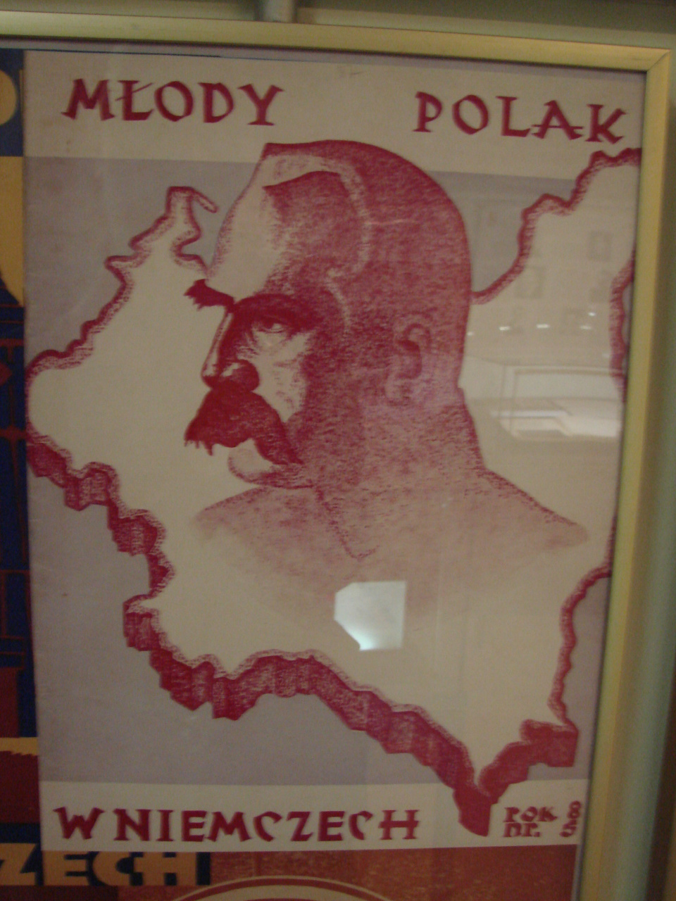 [fot.Wiktor Krzewicki, plakat z Józefem Piłsudskim, wystawa w Muzeum Śląska Opolskiego w Opolu]