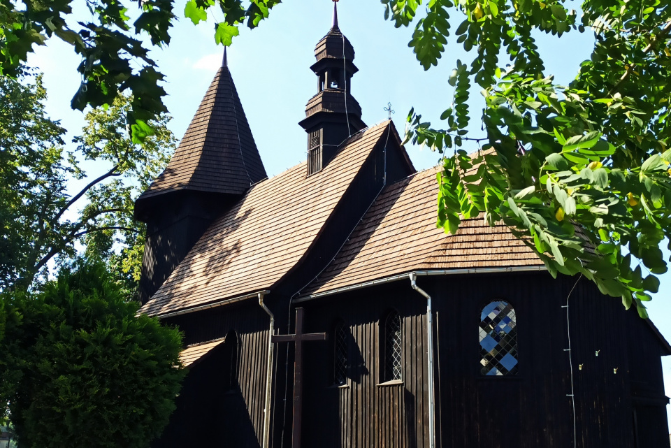 Drewniany kościół w Laskowicach [fot. Krzysztof Dobrowolski]