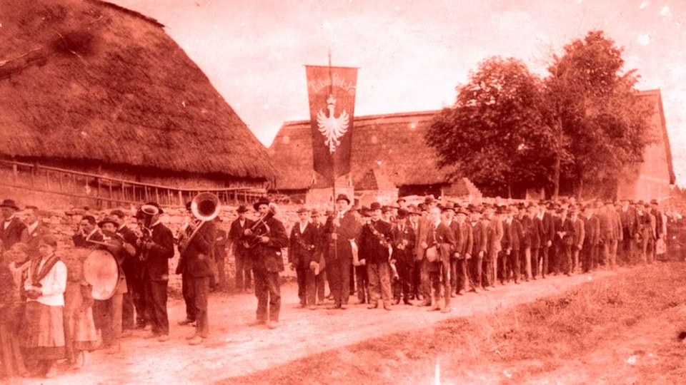 Manifestacja polska w Osieku pod Strzelcami Opolskimi.