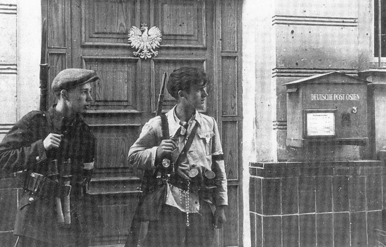 Żołnierze AK podczas akcji „Burza” w Lublinie, lipiec 1944 [www.wikipedia.pl]