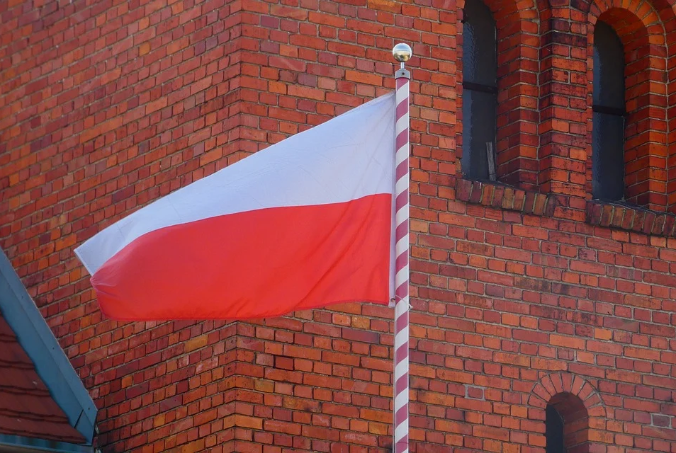 Flaga Polski [źródło: pixabay.com]