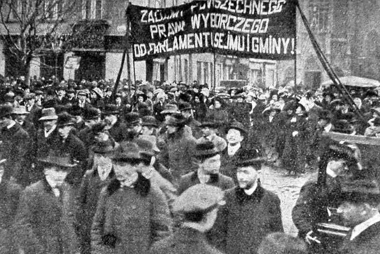 Krakowskie sufrażystki manifestują w Dniu Kobiet w 1911 r.