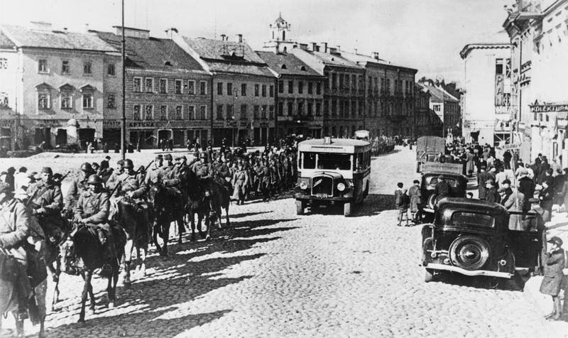 Wkroczenie Armii Czerwonej do Wilna 19 września 1939 [fot. domena publiczna]