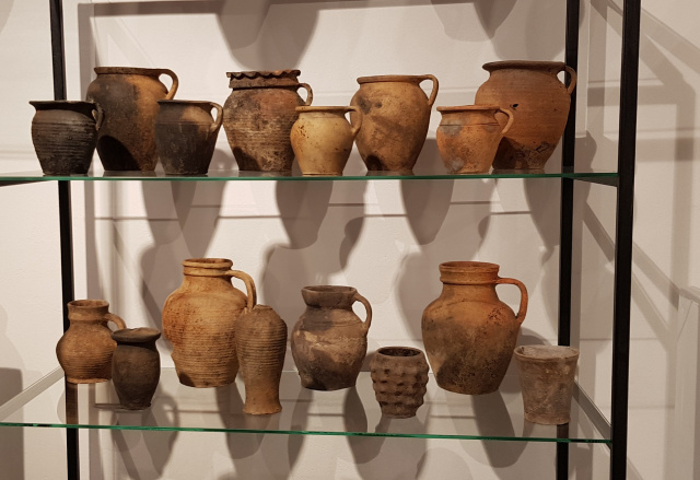 Tysiące cennych średniowiecznych artefaktów na wystawie w Muzeum Powiatowym w Nysie