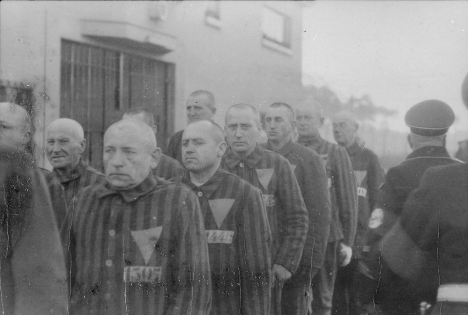 Więźniowie obozu koncentracyjnego KL Sachsenhausen [domena publiczna]