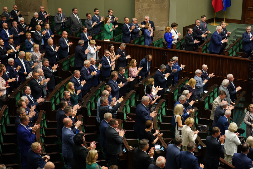 Sejm przyjął uchwałę ws Rzezi Wołyńskiej. [fot. twitter.com/KancelariaSejmu]