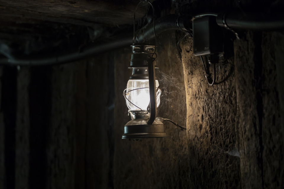 Lampa górnicza, zdjęcie poglądowe [fot. elements.envato.com]