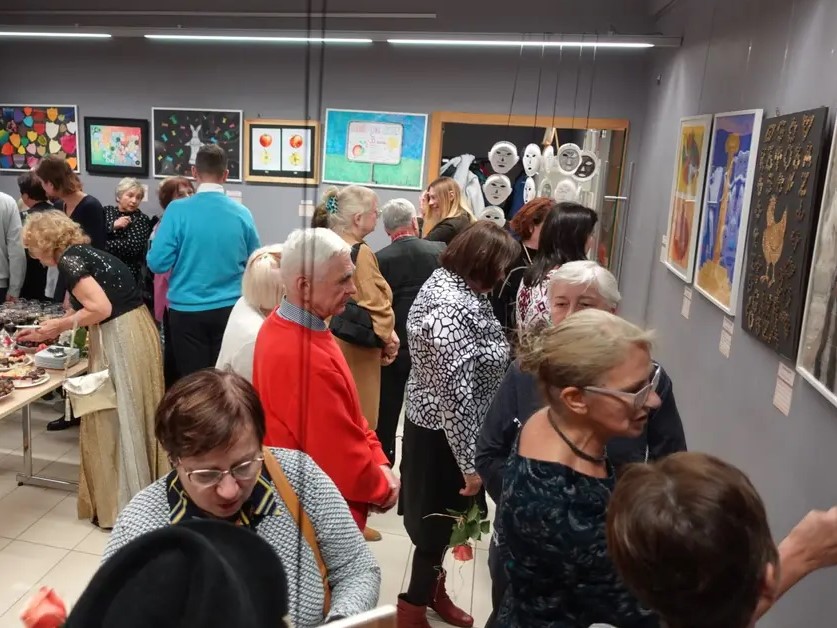 Виставка художніх робіт пенсіонерів з Будинку денного перебування в Ополі (фото Пьотр Лангнер)