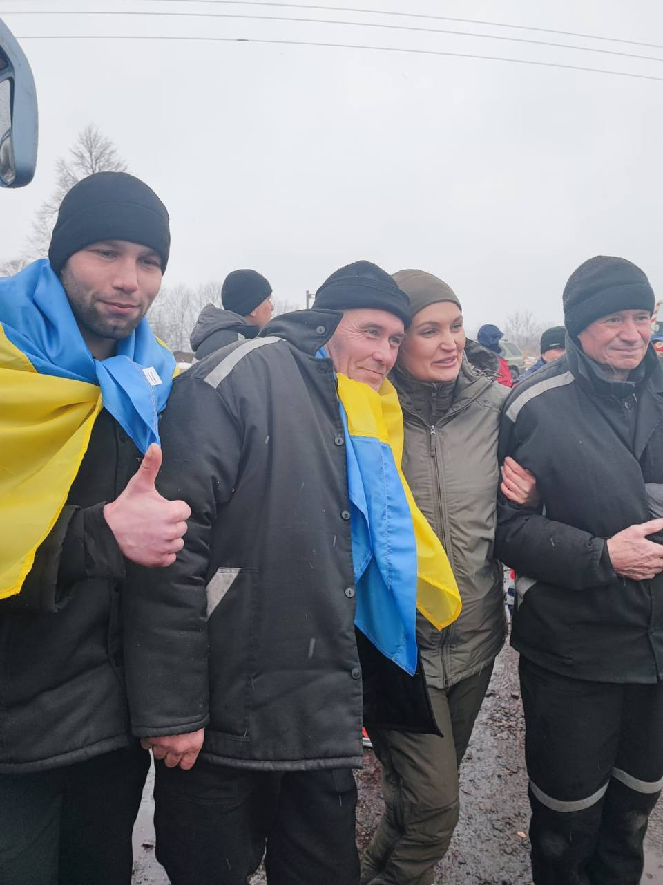 В Україну повернулися 130 захисників (фото Telegram-канал Андрія Єрмака)