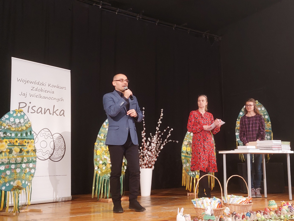Воєводський конкурс з оздоблення великодніх яєць «Писанка 2023» - у молодіжному Будинку культури Ополя (фото Світлани Мех)