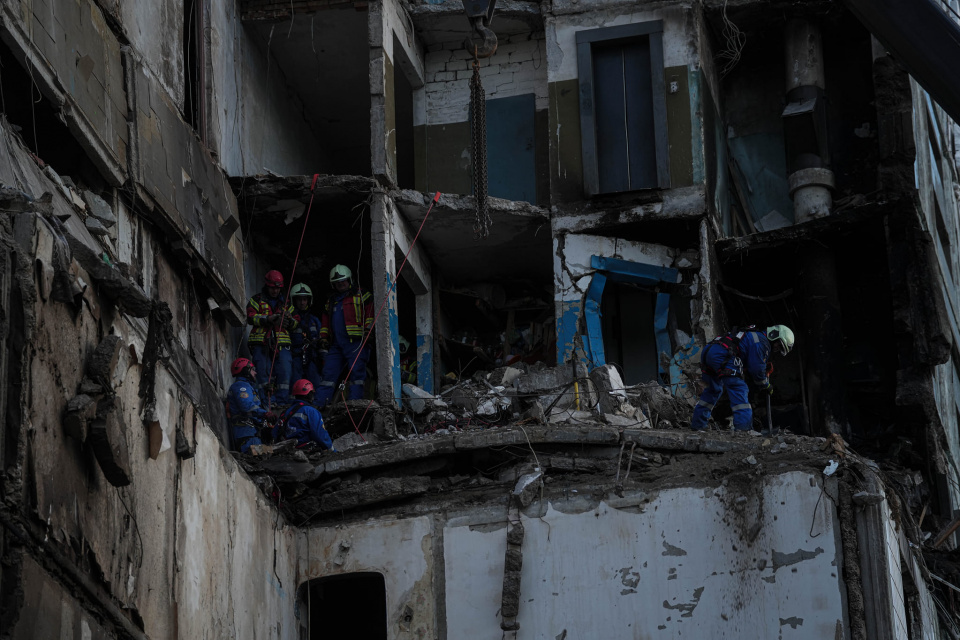 В Умані завершили пошуково-рятувальну операцію: жертвами ракетної атаки стали 23 людини, зокрема, шестеро дітей (фото з фейсбук ДСНС України)
