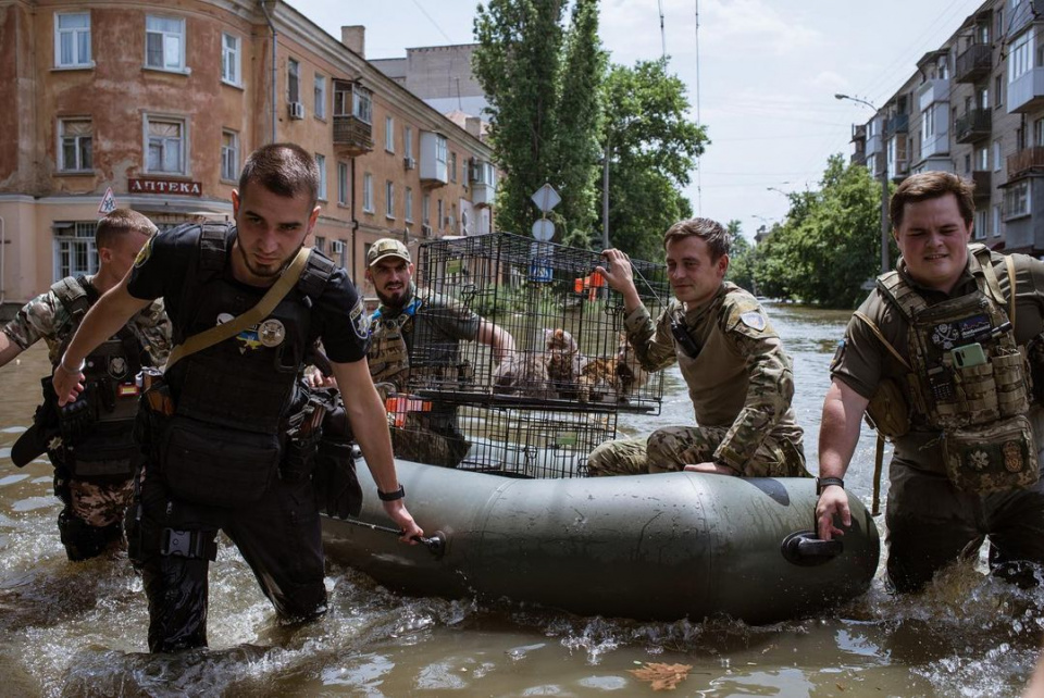 Евакуація на Херсонщині (фото з Facebook Володимира Зеленського)