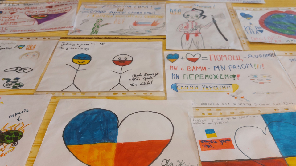 Малюнки дітей для українських воїнів (фото Світлани Мех)