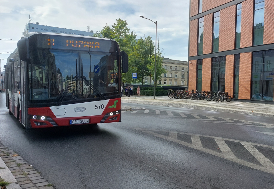 Міські автобуси в Ополі (фото Світлани Мех)