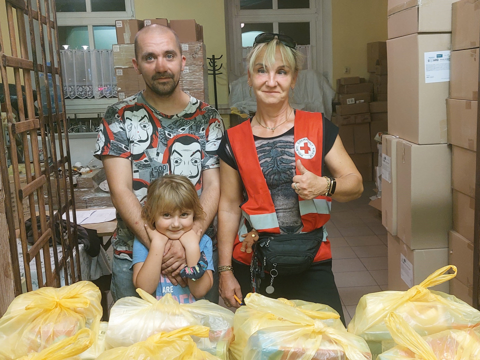 Волонтери у Центрі допомоги "Ікар" в Ополі (фото Світлани Мех)