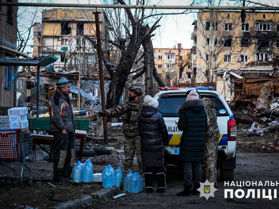 У місті Вугледарі Донецької області досі мешкає 111 людей (фото з сайту Національної поліції у Донецькій області)
