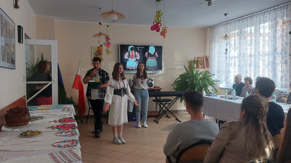 Учні та вихователі Комплексу закладів механічних в Ополі організували День української культури (фото Світлани Мех)