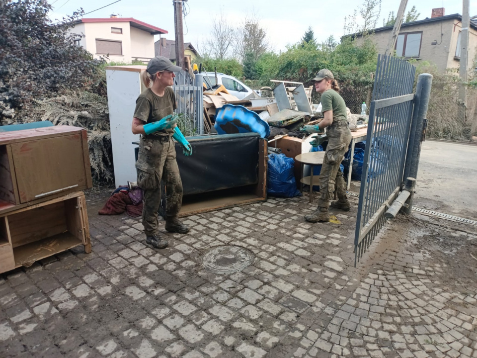 Військові 13-ї Сілезької бригади тероборони ліквідують наслідки повені (Фото 13.ŚBOT)