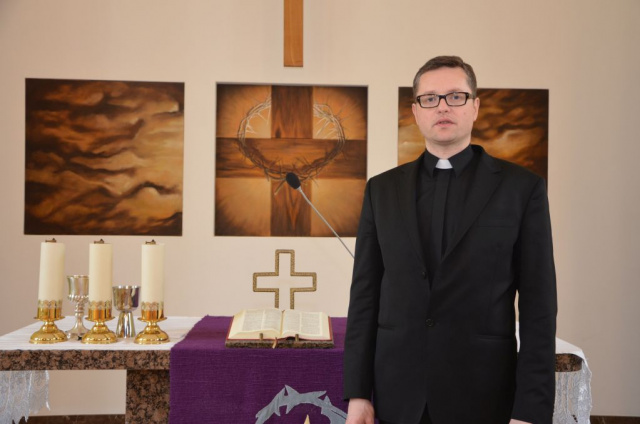 W centrum jest dziś krzyż - najważniejsze święto u Luteran. Transmisja nabożeństwa w Radiu Opole