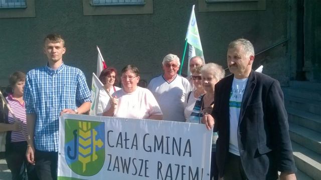 Duże Opole: pikieta przed komendą w akcie solidarności z przesłuchiwanymi