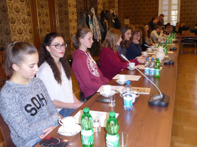 Młodzieżowe Opole - to jakie - badanie wśród młodych opolan przeprowadzi Młodzieżowa Rada Miasta