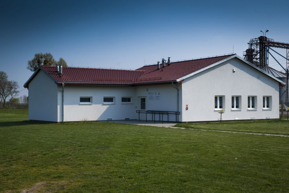 Obiekt szatniowo-rekreacyjny przy boisku w Olszance, wybudowany z PROW na lata 2007-2013 [fot. LGD]