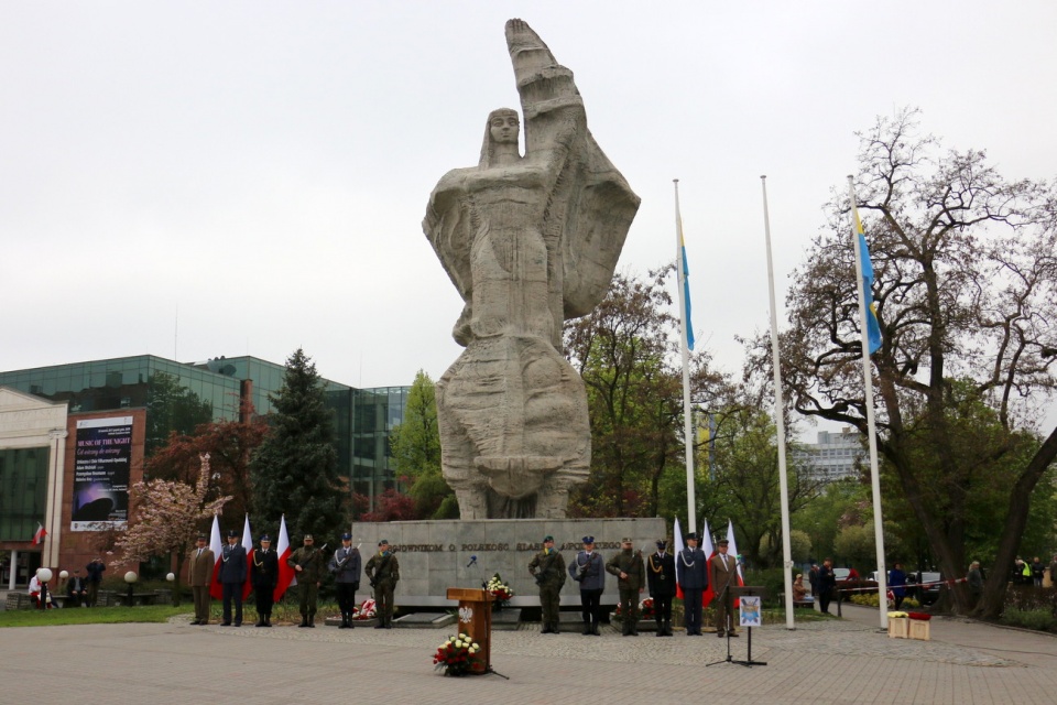 Uroczyste obchody 226. rocznicy uchwalenia Konstytucji 3 Maja w Opolu [fot. Justyna Krzyżanowska]